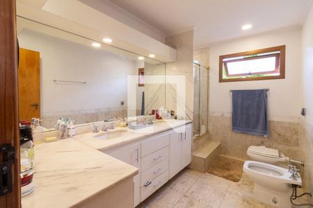 Casa à venda com 500m², 4 quartos e 4 vagasBanheiro da Suíte 4