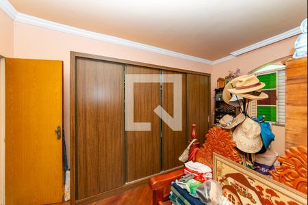 Casa à venda com 170m², 5 quartos e 4 vagas Casa à venda com 170m², 5 quartos e 4 vagasQuarto 3