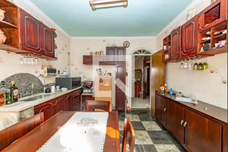 Casa à venda com 170m², 5 quartos e 4 vagas Casa à venda com 170m², 5 quartos e 4 vagasCozinha