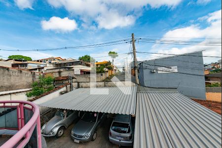 Casa à venda com 170m², 5 quartos e 4 vagas Casa à venda com 170m², 5 quartos e 4 vagasVaranda da Sala 2