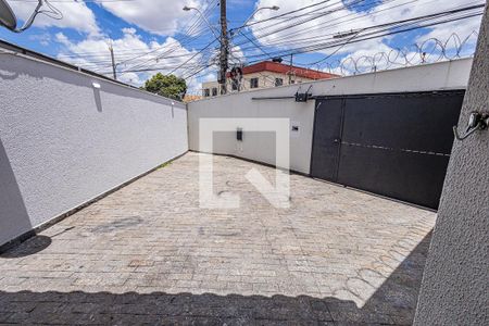 Casa à venda com 115m², 2 quartos e 3 vagas Casa à venda com 115m², 2 quartos e 3 vagasGaragem