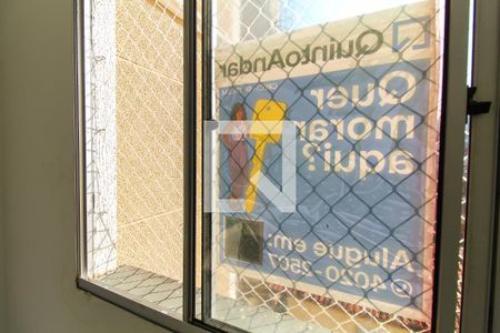 Apartamento para alugar com 46m², 2 quartos e sem vaga Apartamento para alugar com 46m², 2 quartos e sem vagaPlaca na janela