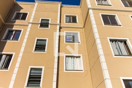 Apartamento para alugar com 46m², 2 quartos e sem vaga Apartamento para alugar com 46m², 2 quartos e sem vagaPlaca na janela