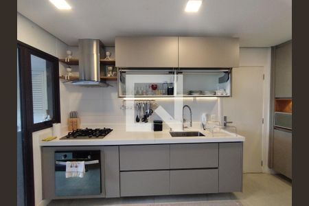 Apartamento à venda com 120m², 2 quartos e 2 vagasCozinha 