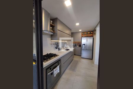 Apartamento à venda com 120m², 2 quartos e 2 vagasCozinha 