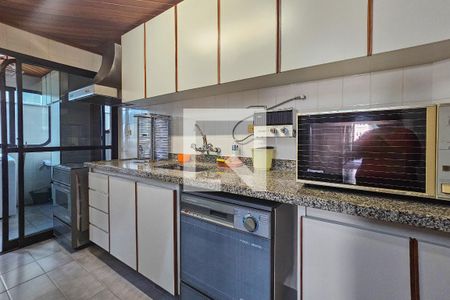 Apartamento para alugar com 110m², 3 quartos e 2 vagas Apartamento para alugar com 110m², 3 quartos e 2 vagasCozinha