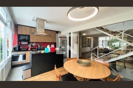 Casa à venda com 249m², 3 quartos e 2 vagas