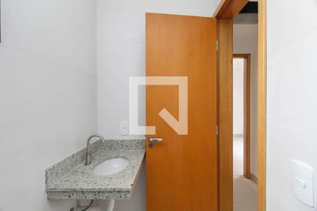 Casa de condomínio à venda com 75m², 2 quartos e 1 vaga Casa de condomínio à venda com 75m², 2 quartos e 1 vagaBanheiro