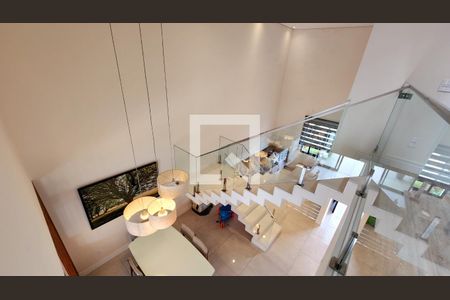 Casa à venda com 220m², 4 quartos e sem vaga Casa à venda com 220m², 4 quartos e sem vagaEscada
