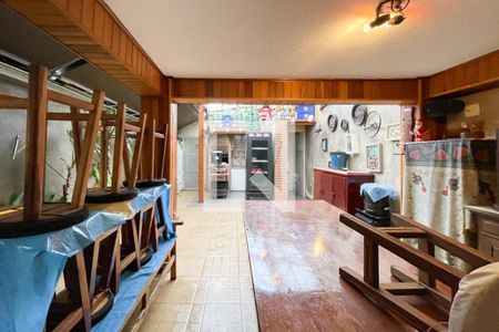 Casa à venda com 200m², 2 quartos e 2 vagas Casa à venda com 200m², 2 quartos e 2 vagasÁrea  - Churrasqueira