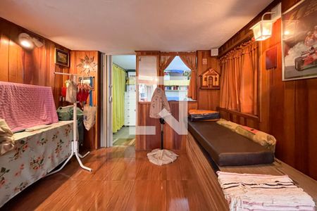 Casa à venda com 200m², 2 quartos e 2 vagas Casa à venda com 200m², 2 quartos e 2 vagasÁrea  - Churrasqueira
