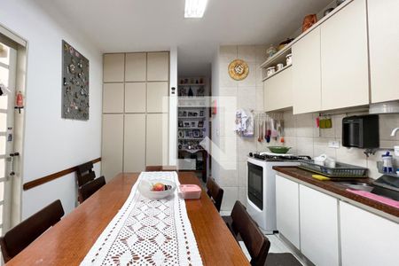 Casa à venda com 200m², 2 quartos e 2 vagas Casa à venda com 200m², 2 quartos e 2 vagasCozinha