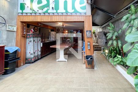 Casa à venda com 200m², 2 quartos e 2 vagas Casa à venda com 200m², 2 quartos e 2 vagasÁrea  - Churrasqueira