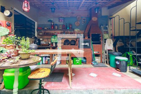 Casa à venda com 190m², 3 quartos e 2 vagas Casa à venda com 190m², 3 quartos e 2 vagasQuintal