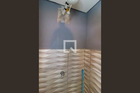 Casa à venda com 190m², 3 quartos e 2 vagas Casa à venda com 190m², 3 quartos e 2 vagasEdícula - Banheiro