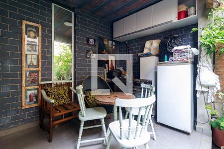 Casa à venda com 190m², 3 quartos e 2 vagas Casa à venda com 190m², 3 quartos e 2 vagasQuintal