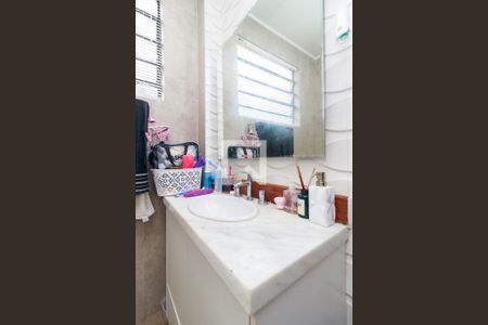 Casa à venda com 190m², 3 quartos e 2 vagas Casa à venda com 190m², 3 quartos e 2 vagasBanheiro