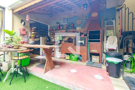 Casa à venda com 190m², 3 quartos e 2 vagas Casa à venda com 190m², 3 quartos e 2 vagasQuintal