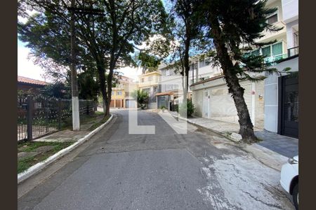 Casa à venda com 198m², 3 quartos e 4 vagas Casa à venda com 198m², 3 quartos e 4 vagasVista da Rua