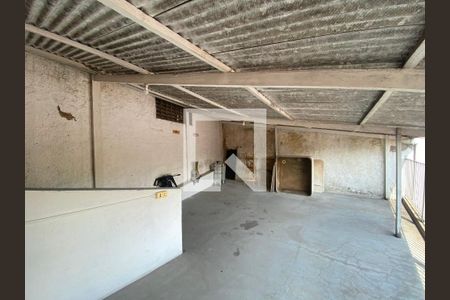 Casa à venda com 198m², 3 quartos e 4 vagas Casa à venda com 198m², 3 quartos e 4 vagasTerraço