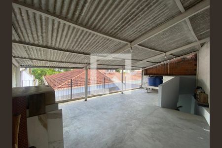 Casa à venda com 198m², 3 quartos e 4 vagas Casa à venda com 198m², 3 quartos e 4 vagasTerraço