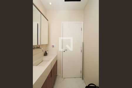 Casa à venda com 198m², 3 quartos e 4 vagasBanheiro Social