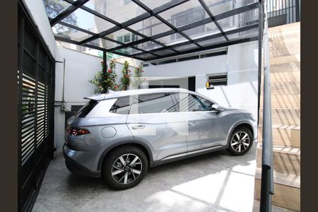 Casa à venda com 198m², 3 quartos e 4 vagasGaragem