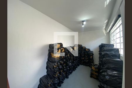 Casa à venda com 198m², 3 quartos e 4 vagas Casa à venda com 198m², 3 quartos e 4 vagasQuarto de Serviço