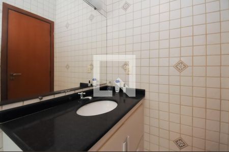 Casa à venda com 177m², 3 quartos e 6 vagas Casa à venda com 177m², 3 quartos e 6 vagasBanheiro da Suíte