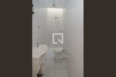 Casa à venda com 177m², 3 quartos e 6 vagas Casa à venda com 177m², 3 quartos e 6 vagasBanheiro de serviço