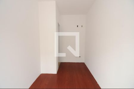 Casa à venda com 177m², 3 quartos e 6 vagas Casa à venda com 177m², 3 quartos e 6 vagasQuarto de Serviço