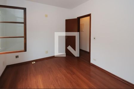 Casa à venda com 177m², 3 quartos e 6 vagas Casa à venda com 177m², 3 quartos e 6 vagasQuarto 2