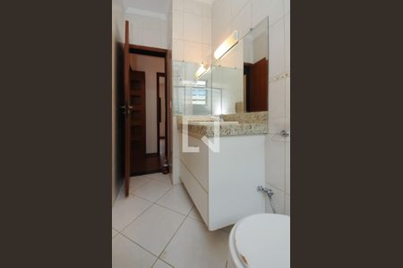 Casa à venda com 177m², 3 quartos e 6 vagas Casa à venda com 177m², 3 quartos e 6 vagasBanheiro Social