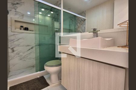 Apartamento à venda com 83m², 2 quartos e 1 vaga Apartamento à venda com 83m², 2 quartos e 1 vagaBanheiro