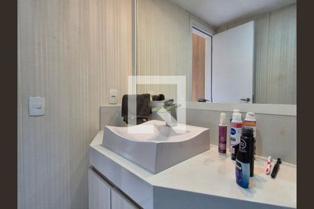 Apartamento à venda com 83m², 2 quartos e 1 vaga Apartamento à venda com 83m², 2 quartos e 1 vagaBanheiro da Suíte