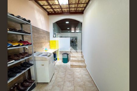 Casa à venda com 180m², 3 quartos e 2 vagasÁrea de Serviço