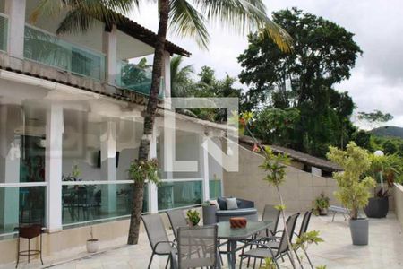 Casa à venda com 528m², 4 quartos e 3 vagas