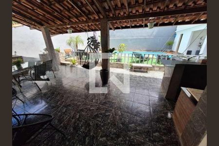 Casa à venda com 528m², 4 quartos e 3 vagas