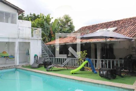 Casa à venda com 528m², 4 quartos e 3 vagas