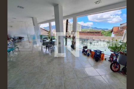 Casa à venda com 528m², 4 quartos e 3 vagas