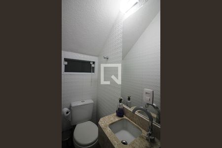 Casa à venda com 236m², 3 quartos e 2 vagasLavabo