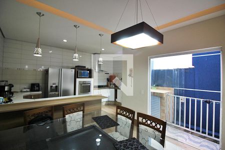 Casa à venda com 236m², 3 quartos e 2 vagasCozinha