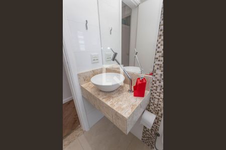 Apartamento à venda com 56m², 2 quartos e 1 vagaBanheiro social 