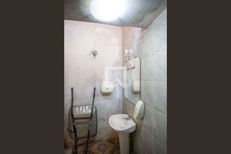 Casa para alugar com 580m², 5 quartos e 6 vagasBanheiro de serviço