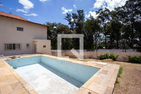Casa para alugar com 580m², 5 quartos e 6 vagasPiscina