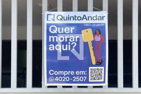 Casa à venda com 255m², 5 quartos e 2 vagas Casa à venda com 255m², 5 quartos e 2 vagasFachada