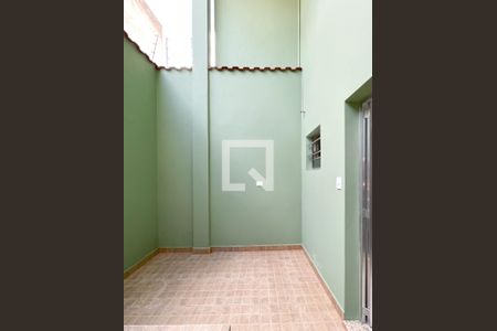 Casa à venda com 255m², 5 quartos e 2 vagas Casa à venda com 255m², 5 quartos e 2 vagasQuintal - Salão de festas