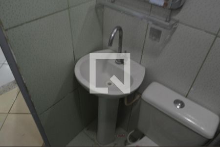 Casa de condomínio à venda com 50m², 2 quartos e sem vaga Casa de condomínio à venda com 50m², 2 quartos e sem vagaBanheiro