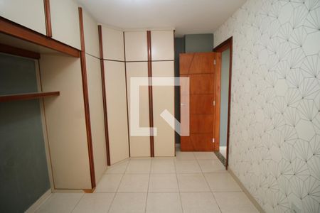 Quarto 1 de apartamento para alugar com 2 quartos, 51m² em Olaria, Rio de Janeiro