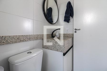 banheiro social de apartamento para alugar com 2 quartos, 41m² em Parque Bristol, São Paulo